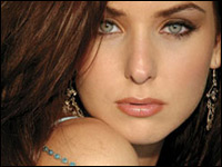 Miss Univers 2005 Natalie Glebova, quels beaux yeux, envoutant non !!!