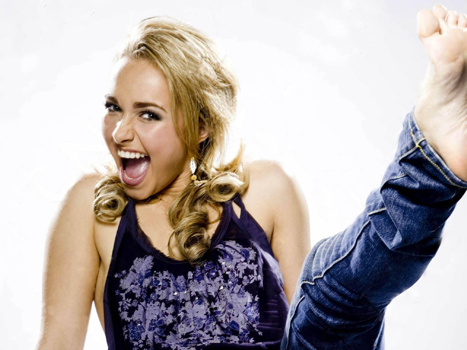 Wallpaper Cinema Video Hayden Panettiere