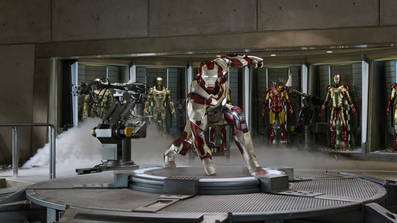 Wallpaper Iron Man 3 posant en armure Iron Man