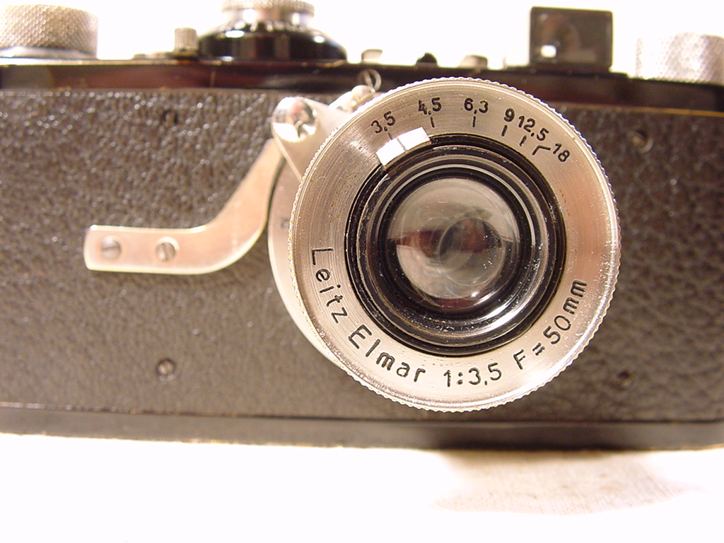 Wallpaper 2067-15  LEITZ  Leica modele A, collection AMI Appareils photos