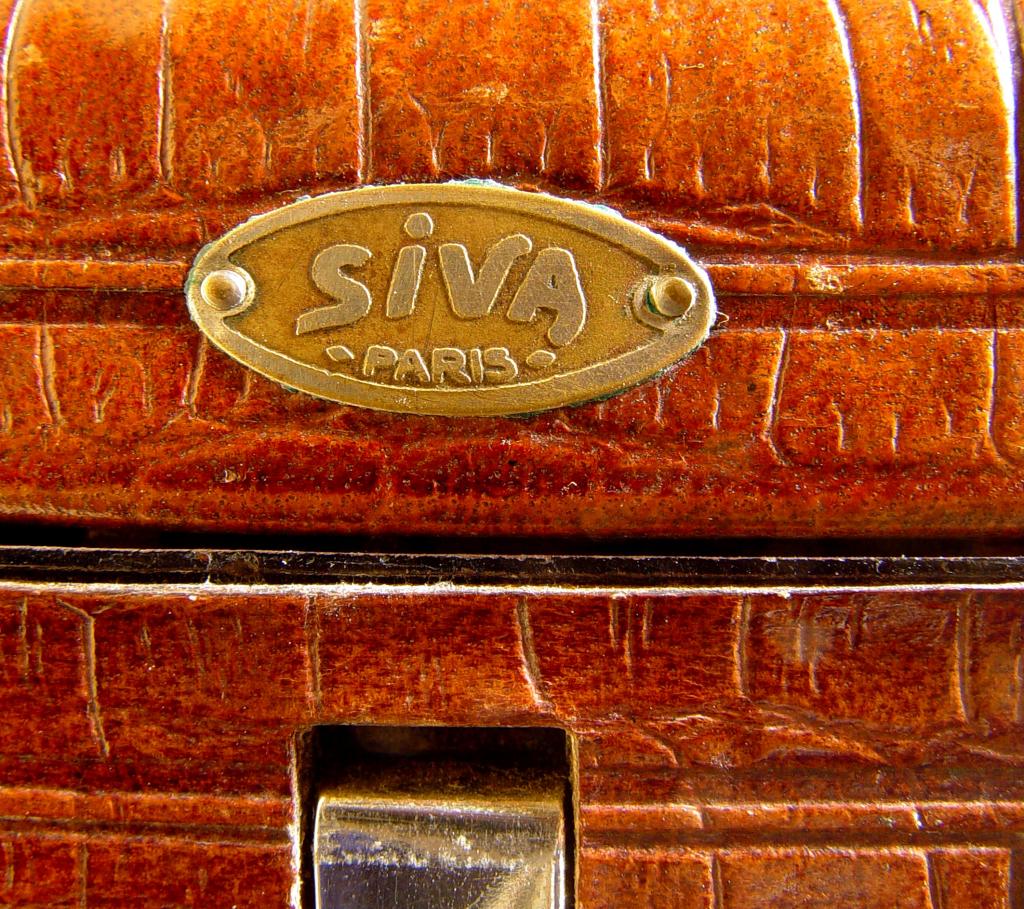 Wallpaper 0831-4  SIVA 6X9 gainage croco, collection AMI Appareils photos