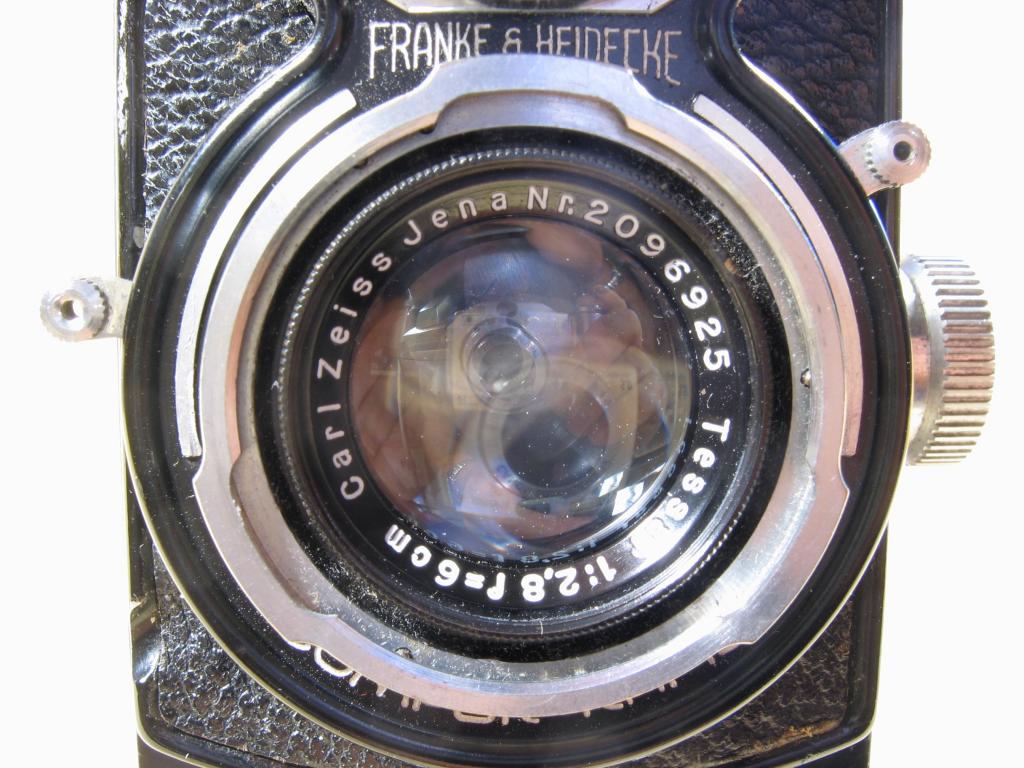 Wallpaper 1302-25  FRANKE et HEIDECKE  Sport rolleiflex 4X4, Collection AMI Appareils photos