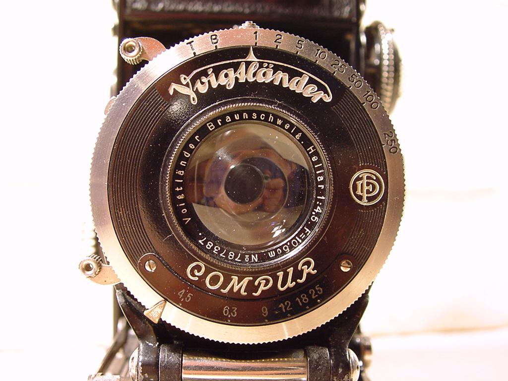 Wallpaper Appareils photos 1861-03 VOIGTLANDER Prominent 6X9, collection AMI