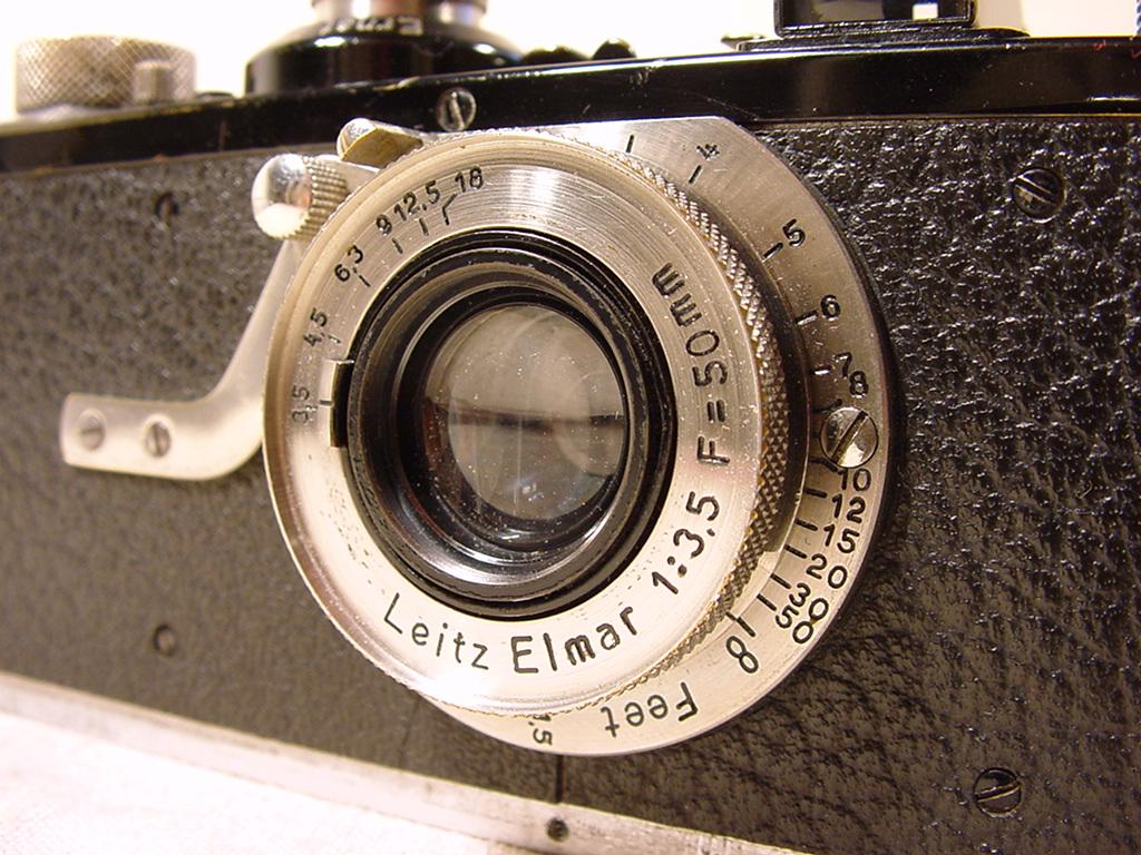 Wallpaper 2067-20  LEITZ  Leica modele A, collection AMI Appareils photos