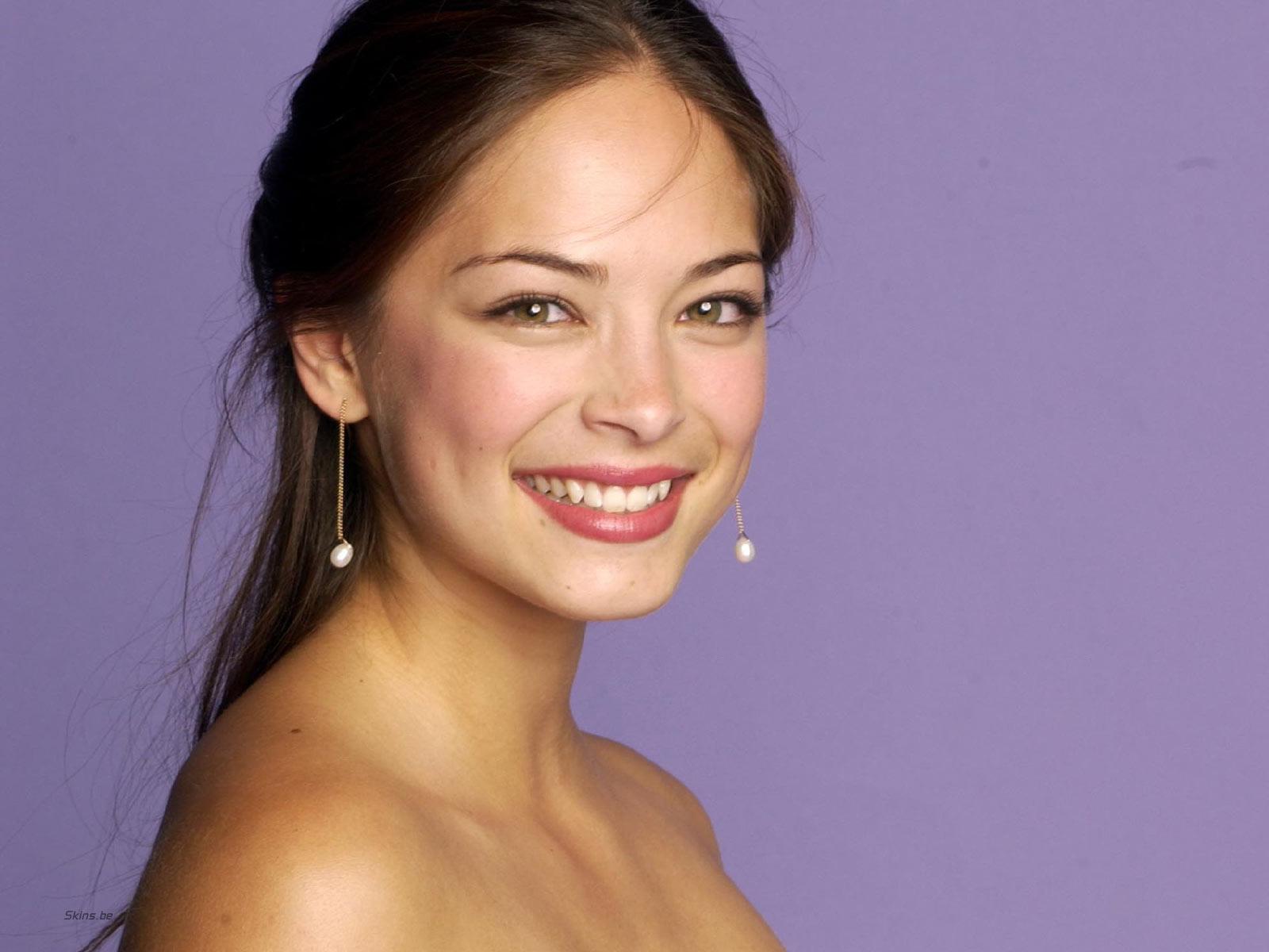 Wallpaper Ange Kristin Kreuk