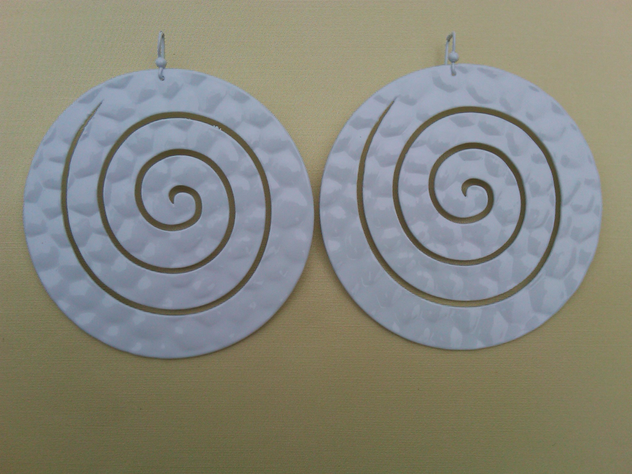 GRANDES BOUCLES D'OREILLES FANTAISIES album